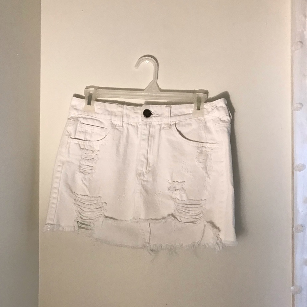White denim skirt